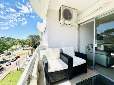 Apartamento en alquiler de 2 dormitorios con 2 baños sobre Roosevelt, Punta del Este - VLX5958A