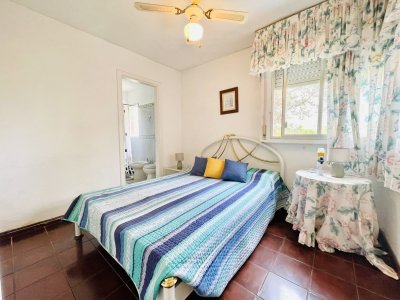 Apartamento de 2 Dormitorios en Aidy Grill a Pocos Metros de Playa Brava - Venta - COL9311A