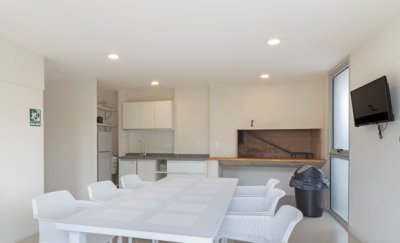 Muy Buen Apartamento de 2 Dormitorios - Punta del Este - DBP55099A