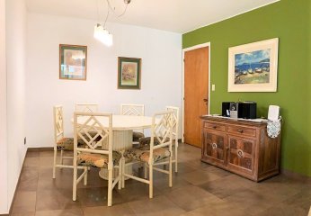 Apartamento de 2 dormitorios y Medio en Playa Mansa, Punta del Este.