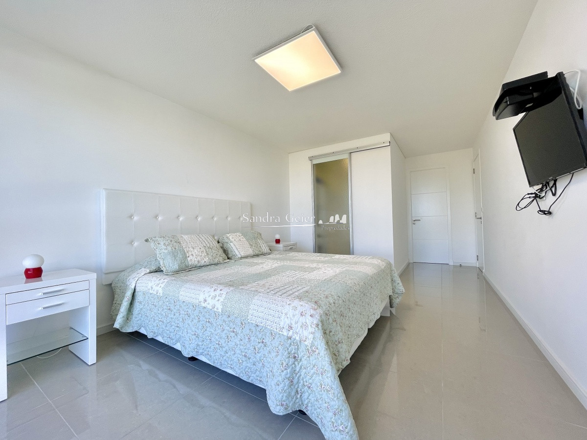 Apartamento ID.1860 - Venta y alquiler temporario de apartamento de un dormitorio en torre de categoría a pasos de Playa Brava