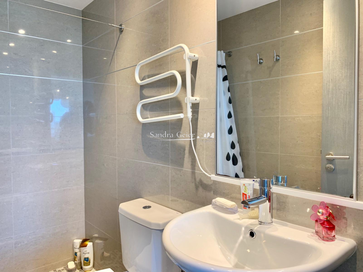 Apartamento ID.2089 - Venta de excelente Apartamento de dos Dormitorios, Playa Mansa