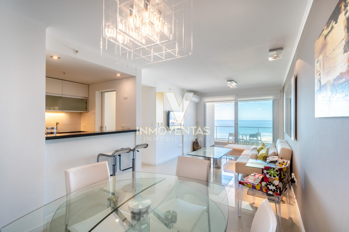 Apartamento ID.70024 - Apartamento de 2 Dormitorios en Playa Brava con Vista al Mar - Venta