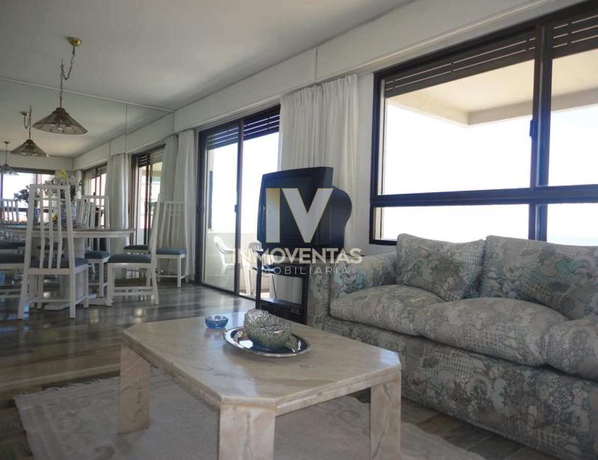 Apartamento ID.3152 - Apartamento de 3 Dormitorios Frente al Mar, Playa Brava - Punta del Este