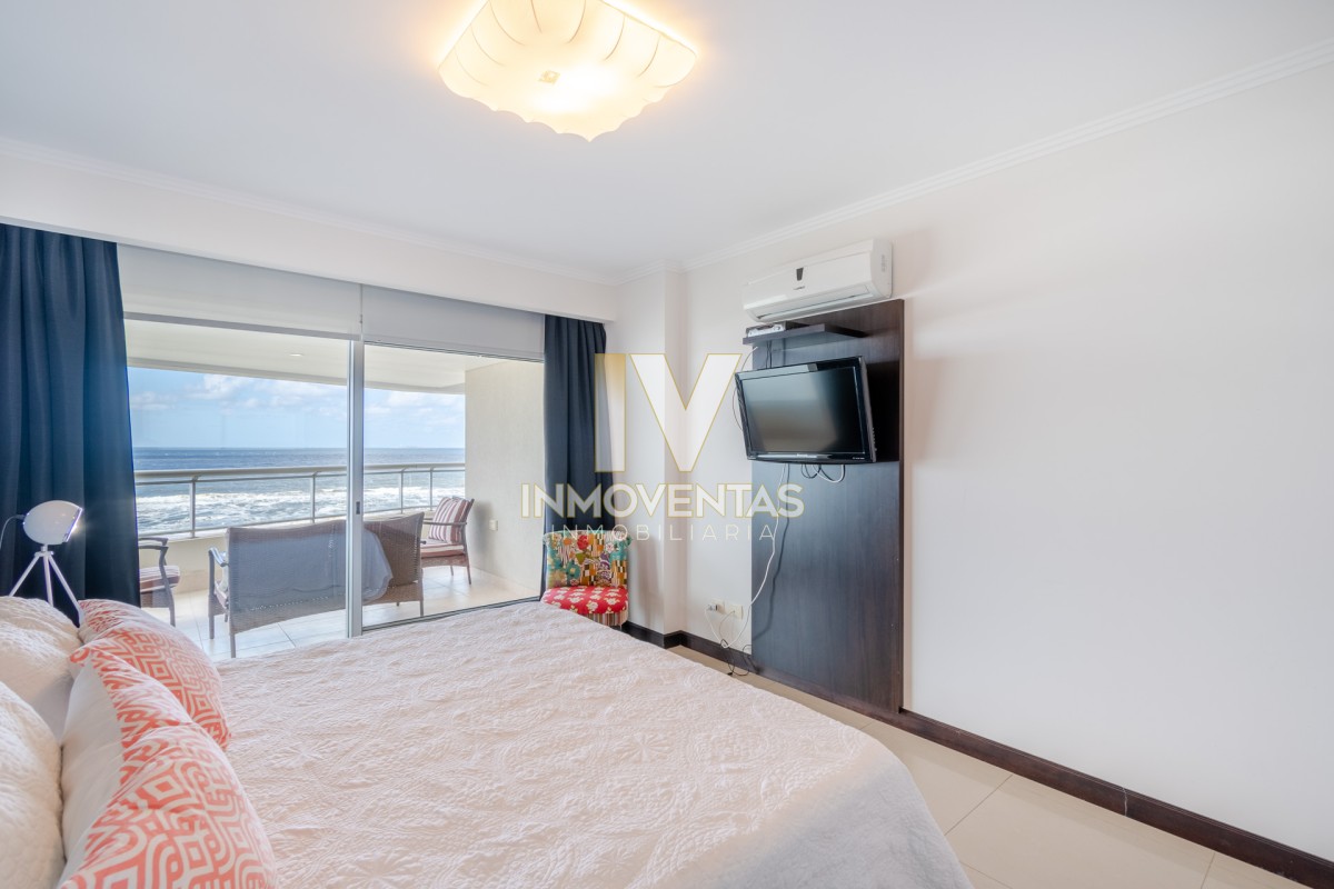 Apartamento ID.3164 - Moderno Apartamento de 3 Dormitorio y Dependencia Frente al Mar, Playa Brava