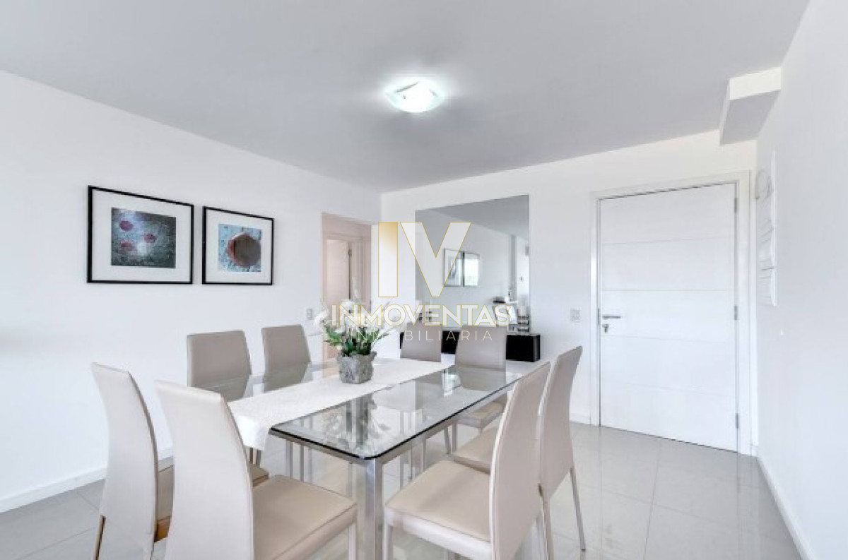 Apartamento ID.4101 - Apartamento de 3 Dormitorios en Venta Primera Línea del Mar, Playa Brava Punta del Este