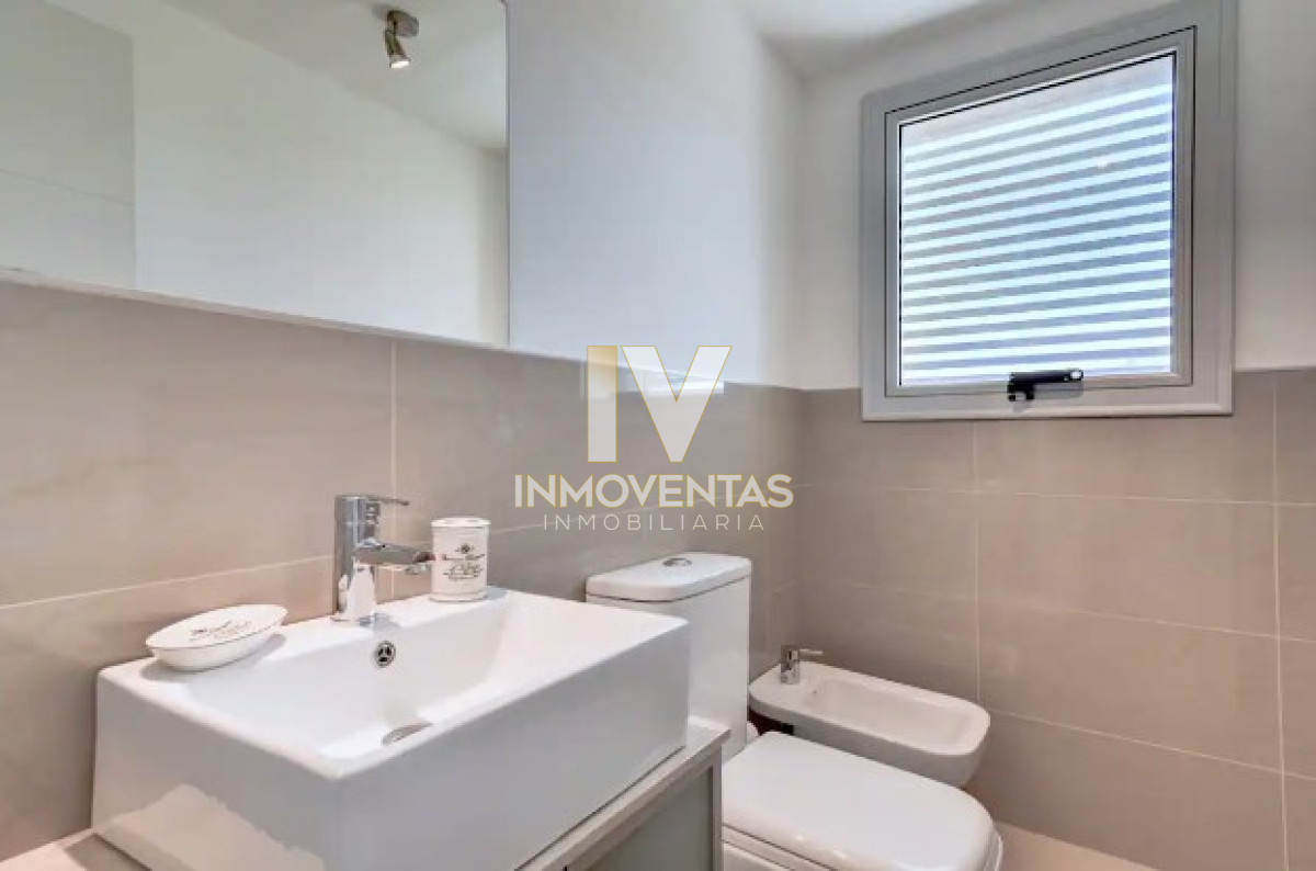 Apartamento ID.4101 - Apartamento de 3 Dormitorios en Venta Primera Línea del Mar, Playa Brava Punta del Este