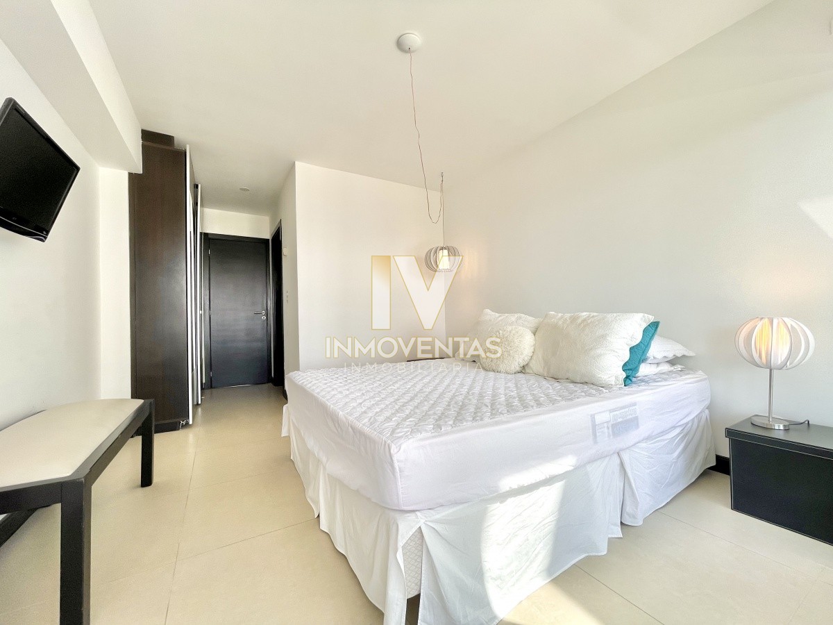 Apartamento ID.3367 - Apartamento de 2 Dormitorios en Playa Mansa - Punta del Este