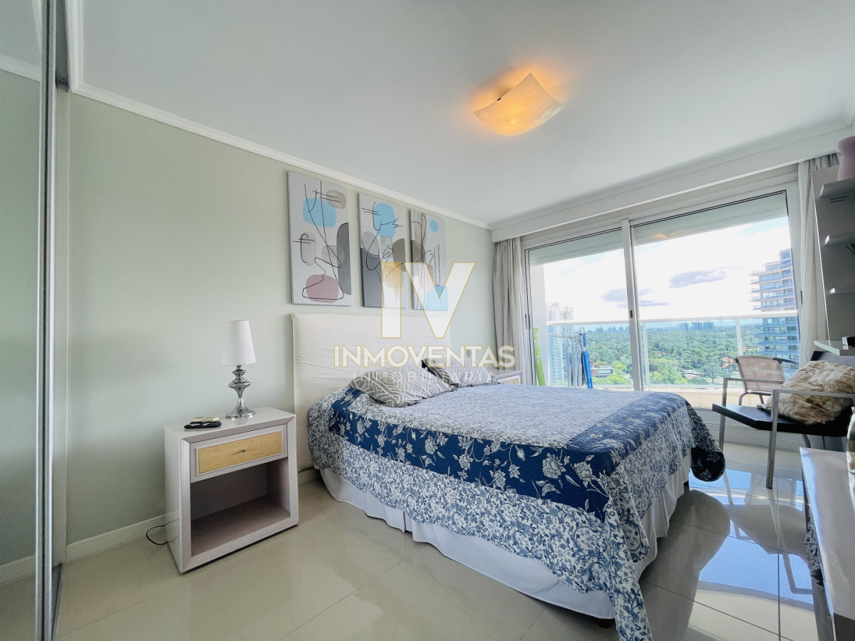 Apartamento ID.4064 - Moderno Apartamento de 2 Dormitorios en Venta, Playa Mansa 