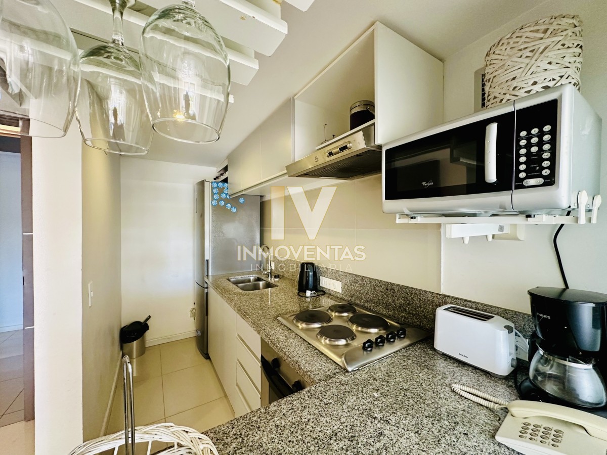 Apartamento ID.4081 - Moderno Apartamento de dos Dormitorios sobre Roosevelt en Venta
