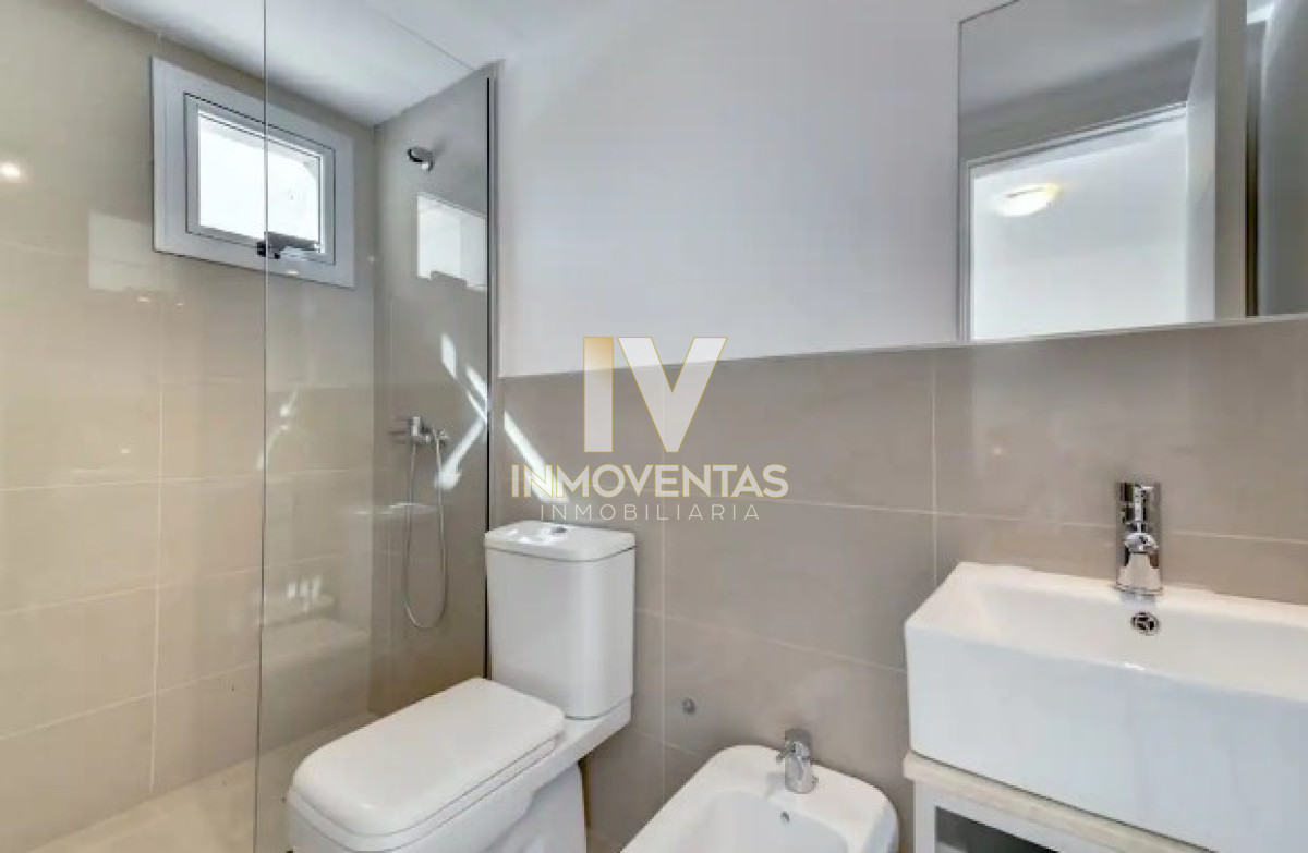 Apartamento ID.4101 - Apartamento de 3 Dormitorios en Venta Primera Línea del Mar, Playa Brava Punta del Este