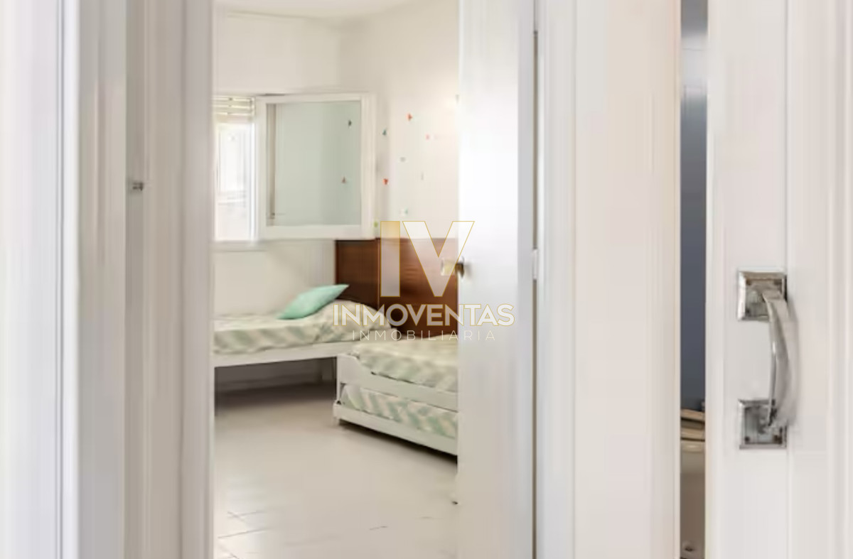 Casa ID.4087 - Gran Casa en Venta sobre el Mar de 5 Dormitorios y Dependencia en Península, Punta del Este