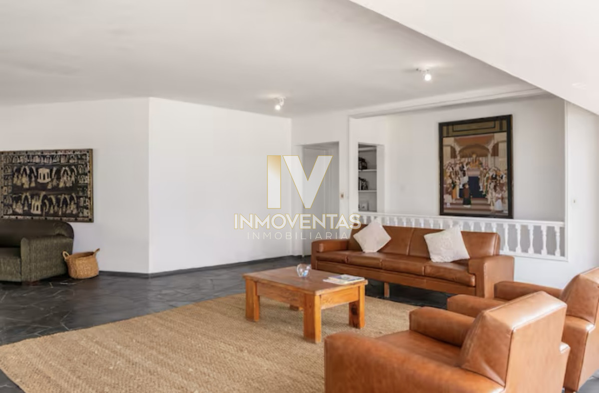 Casa ID.4087 - Gran Casa en Venta sobre el Mar de 5 Dormitorios y Dependencia en Península, Punta del Este