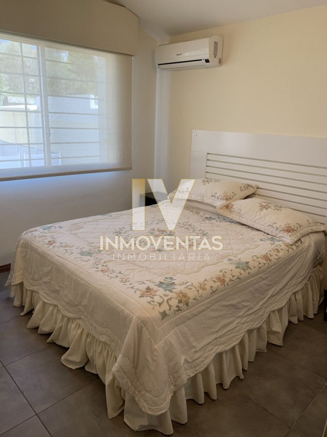 Casa ID.2972 - Muy Buena Casa de 4 Dormitorios en Playa Mansa, Venta