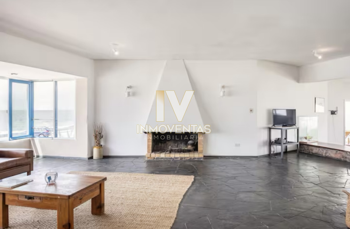 Casa ID.4087 - Gran Casa en Venta sobre el Mar de 5 Dormitorios y Dependencia en Península, Punta del Este