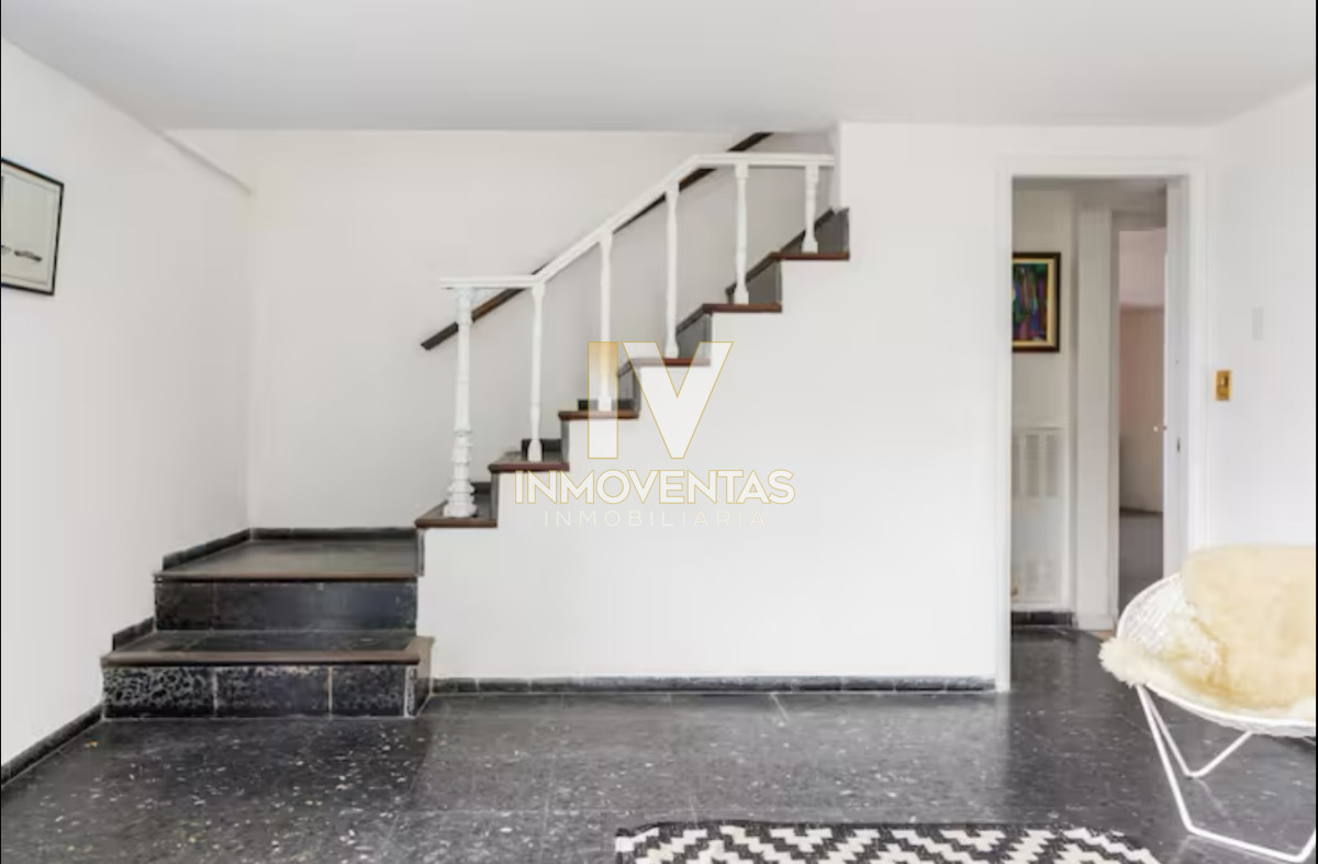 Casa ID.4087 - Gran Casa en Venta sobre el Mar de 5 Dormitorios y Dependencia en Península, Punta del Este