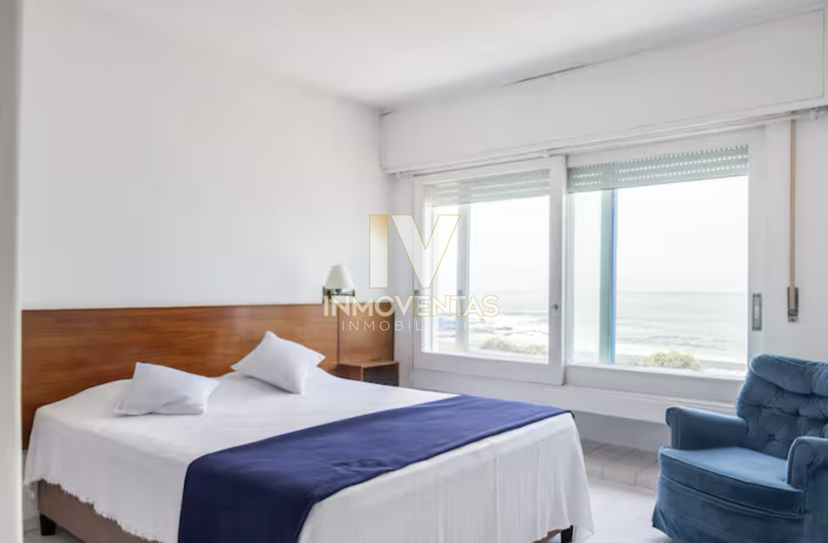 Casa ID.4087 - Gran Casa en Venta sobre el Mar de 5 Dormitorios y Dependencia en Península, Punta del Este