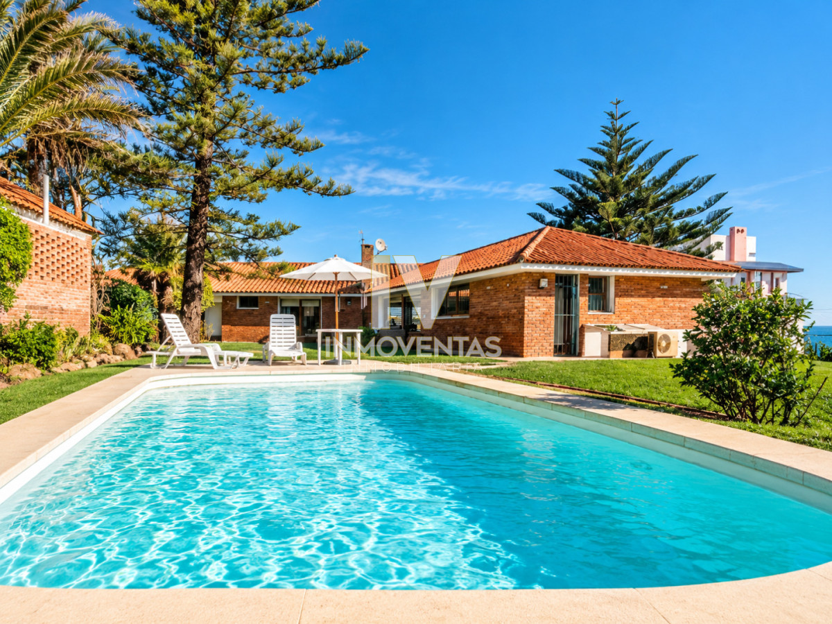 Casa ID.3081 - Excelente Casa de 4 Dormitorios y Piscina a una Cuadra del Mar 
