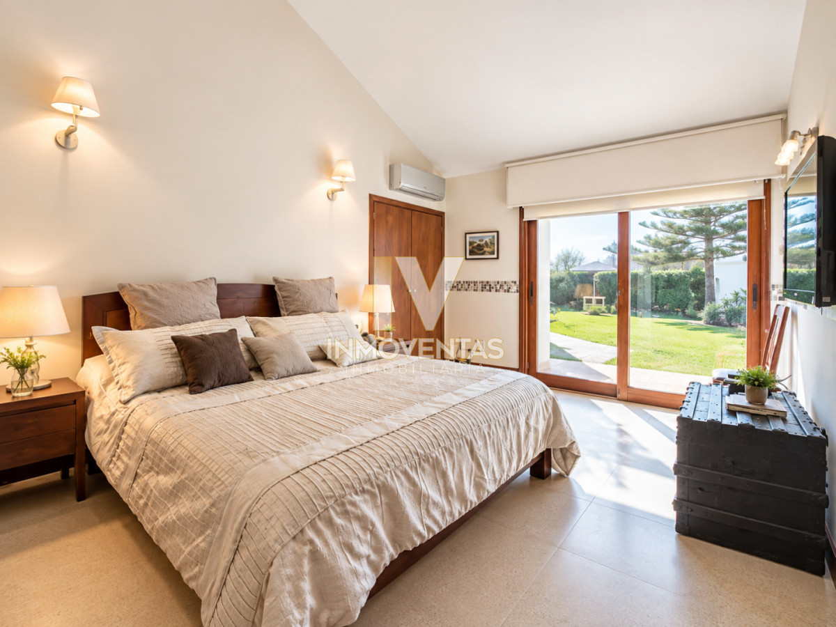 Casa ID.3081 - Excelente Casa de 4 Dormitorios y Piscina a una Cuadra del Mar 