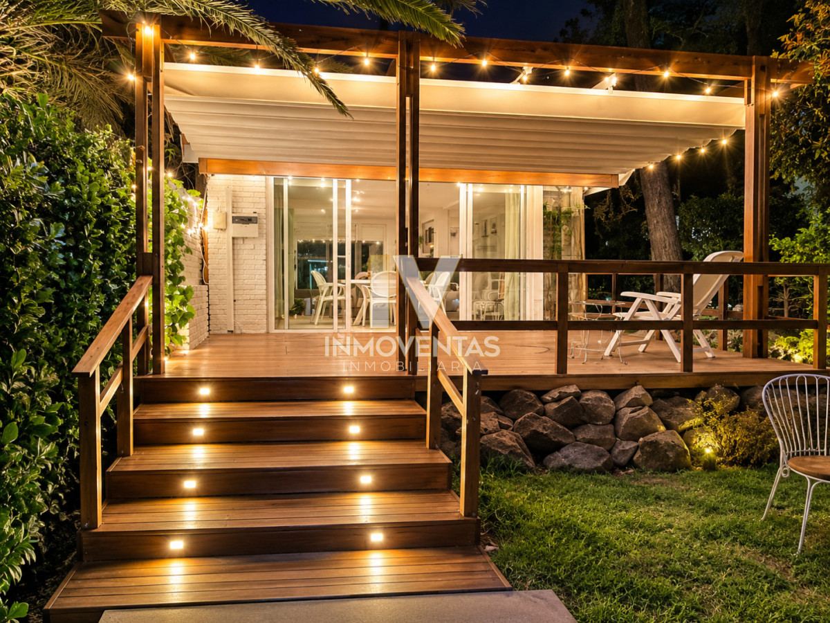 Casa ID.3081 - Excelente Casa de 4 Dormitorios y Piscina a una Cuadra del Mar 