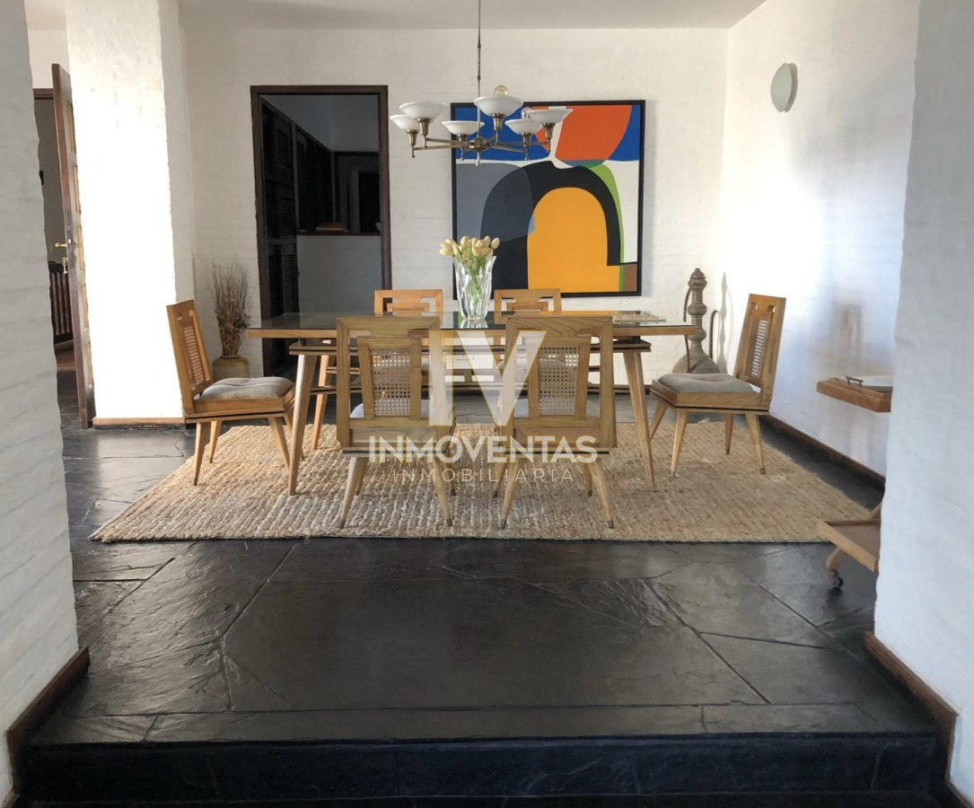 Casa ID.4087 - Gran Casa en Venta sobre el Mar de 5 Dormitorios y Dependencia en Península, Punta del Este