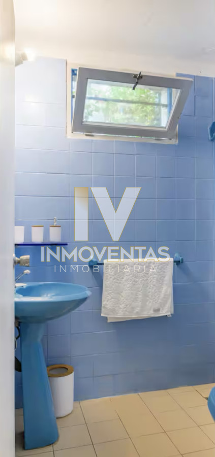 Casa ID.4087 - Gran Casa en Venta sobre el Mar de 5 Dormitorios y Dependencia en Península, Punta del Este