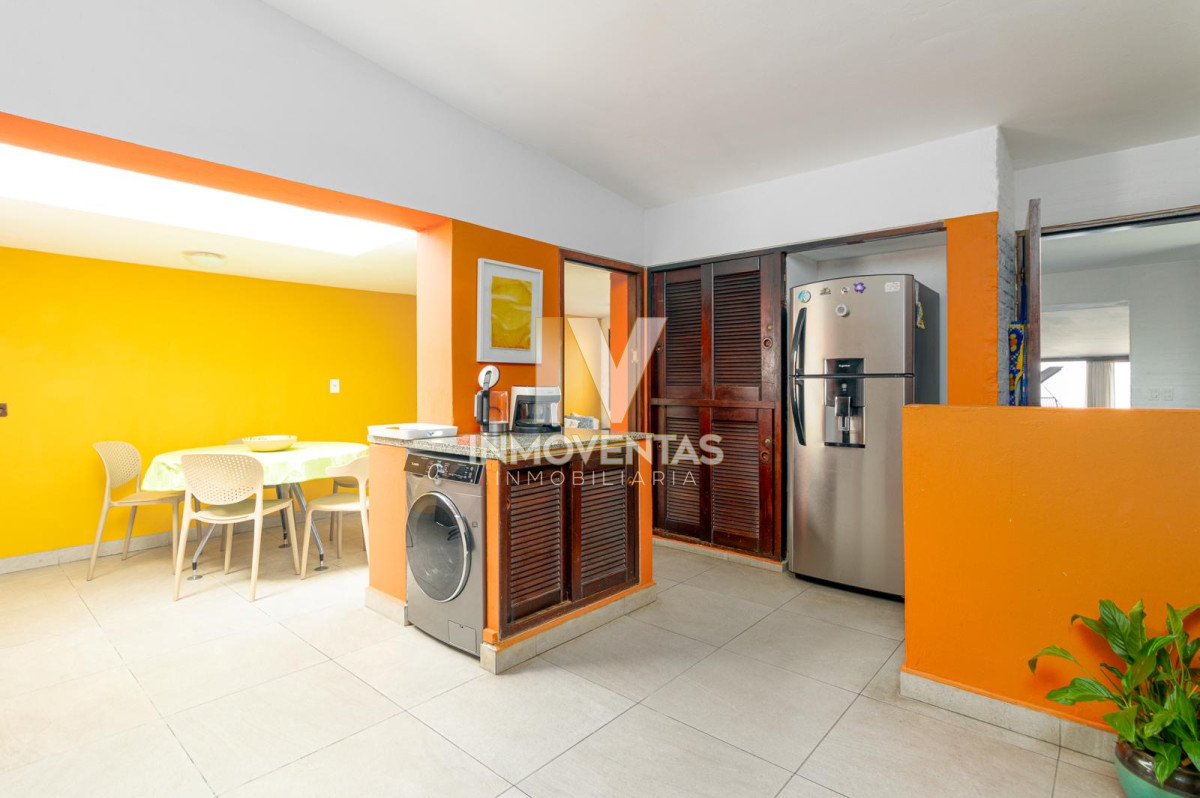 Casa ID.4087 - Gran Casa en Venta sobre el Mar de 5 Dormitorios y Dependencia en Península, Punta del Este