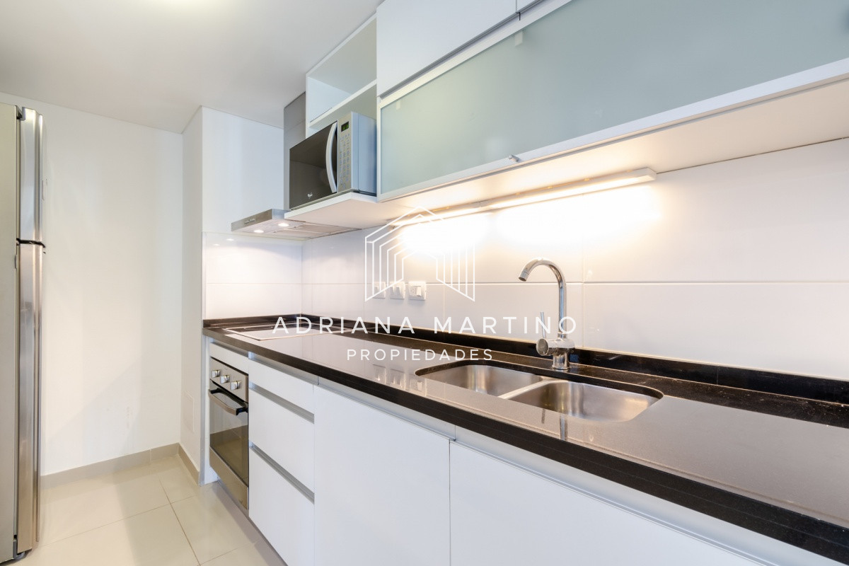 Apartamento ID.70024 - Apartamento de 2 Dormitorios en Playa Brava con Vista al Mar - Venta