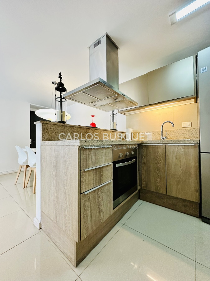 Apartamento ID.814 - Venta y alquiler temporario de apartamento de 2 dormitorios con 2 baños a pasos del Puerto de Punta del Este