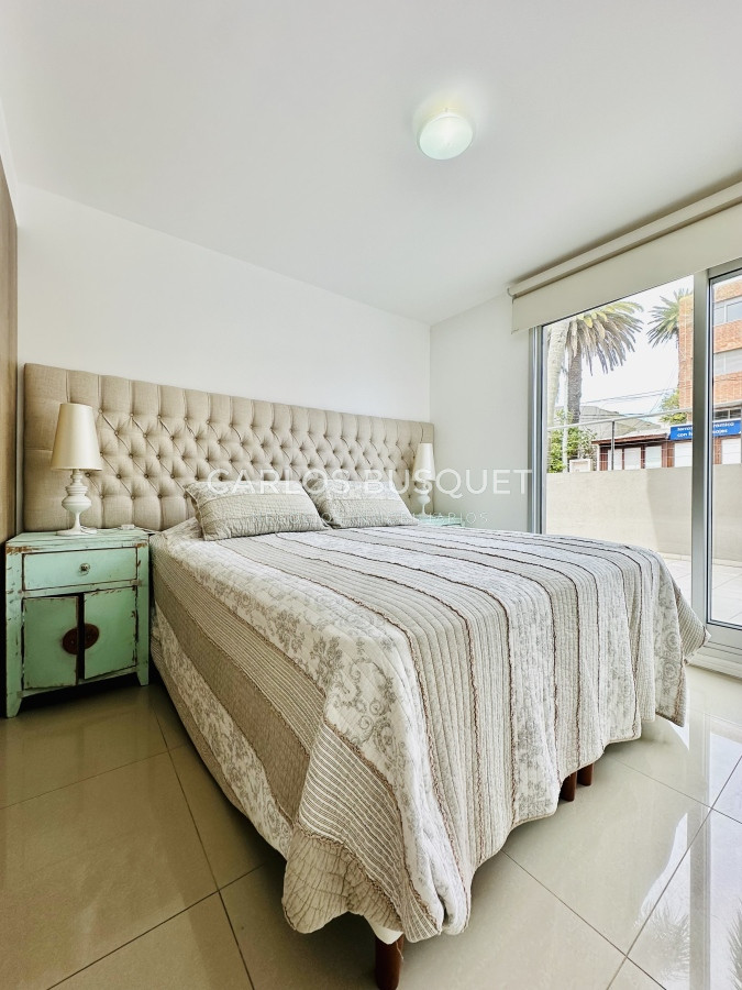 Apartamento ID.814 - Venta y alquiler temporario de apartamento de 2 dormitorios con 2 baños a pasos del Puerto de Punta del Este