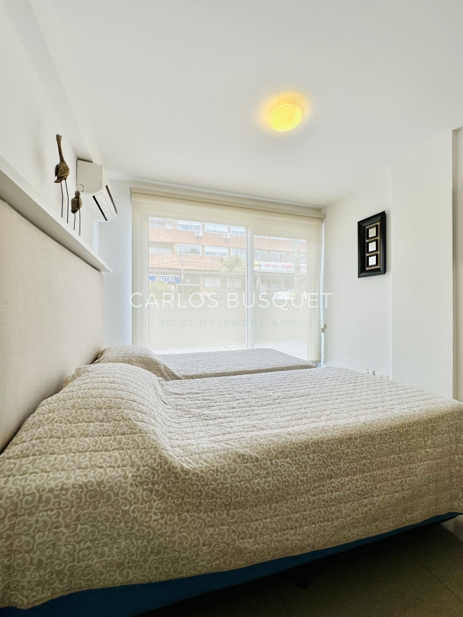 Apartamento ID.814 - Venta y alquiler temporario de apartamento de 2 dormitorios con 2 baños a pasos del Puerto de Punta del Este