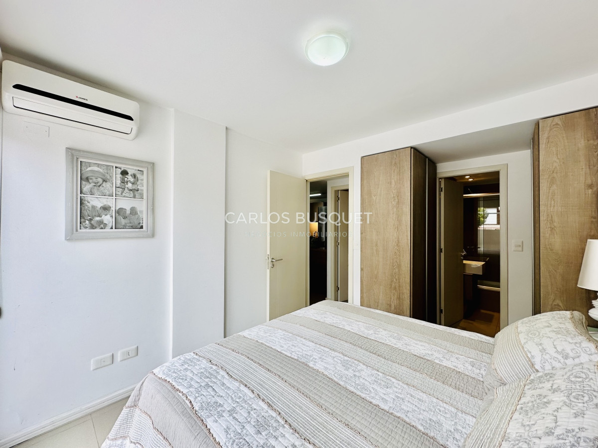 Apartamento ID.814 - Venta y alquiler temporario de apartamento de 2 dormitorios con 2 baños a pasos del Puerto de Punta del Este