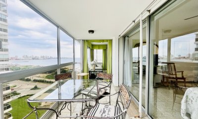 Venta Apartamento 2 Dormitorios Frente al Mar en Tunquelem