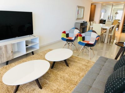 Apartamento de dos dormitorios con parrillero, Playa Brava, Punta del Este