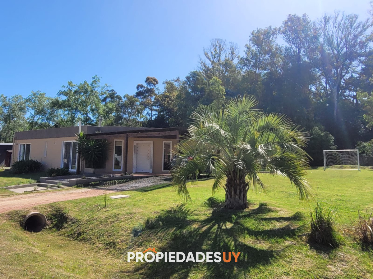 Casa de 3 Dormitorios con piscina en barrio cerrado, entre Punta Ballena y Maldonado