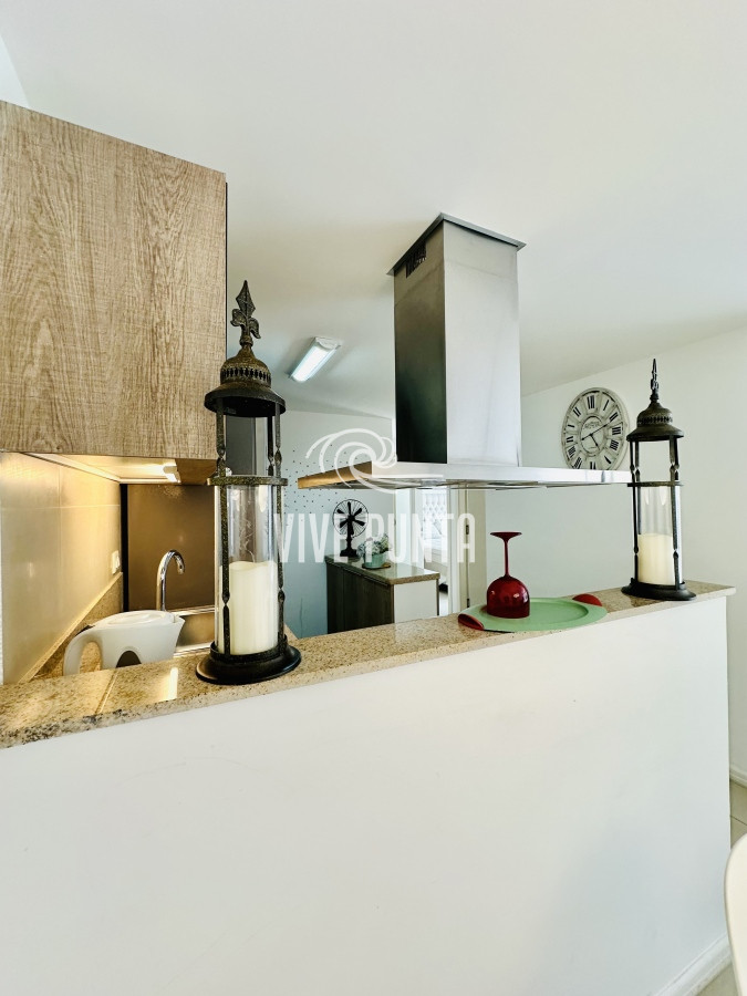 Apartamento ID.908 - Venta y alquiler temporario de apartamento de 2 dormitorios con 2 baños a pasos del Puerto de Punta del Este