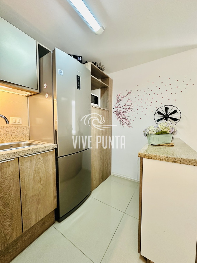 Apartamento ID.908 - Venta y alquiler temporario de apartamento de 2 dormitorios con 2 baños a pasos del Puerto de Punta del Este