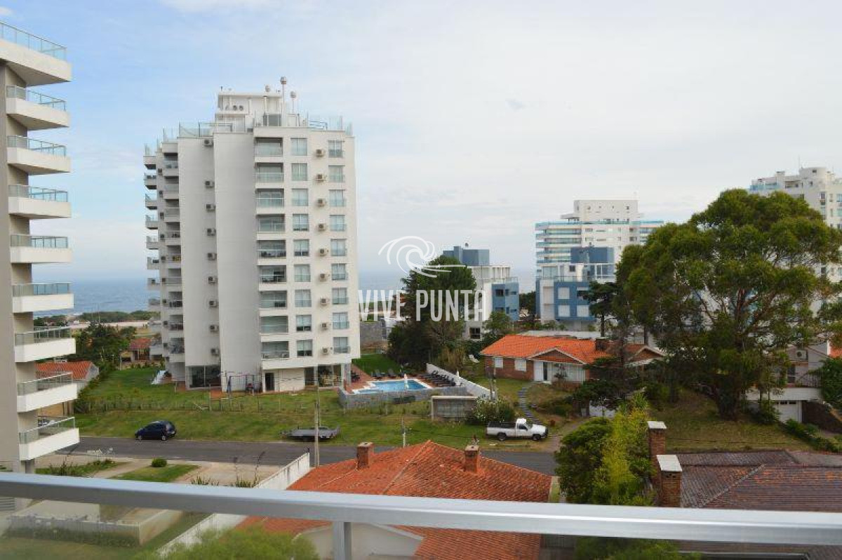 Apartamento ID.303 - Muy Buen Apartamento de 2 Dormitorios en Aidy Grill, Punta del Este