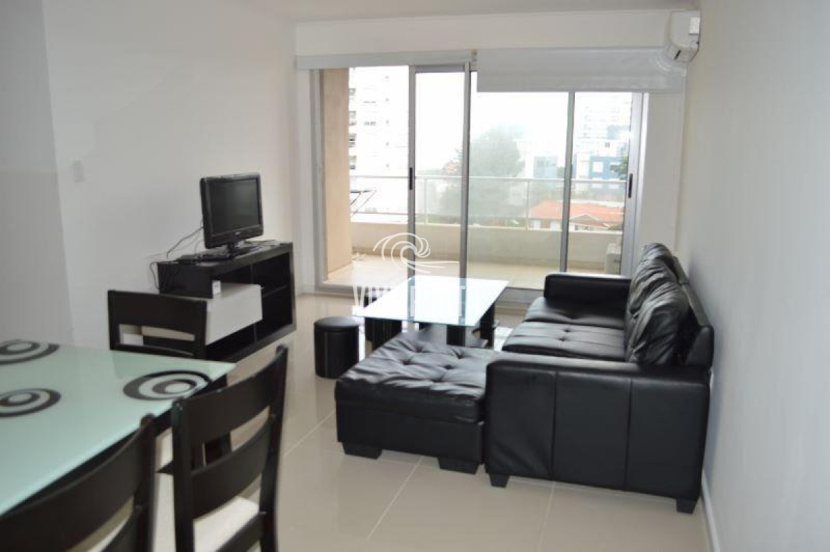 Apartamento ID.303 - Muy Buen Apartamento de 2 Dormitorios en Aidy Grill, Punta del Este
