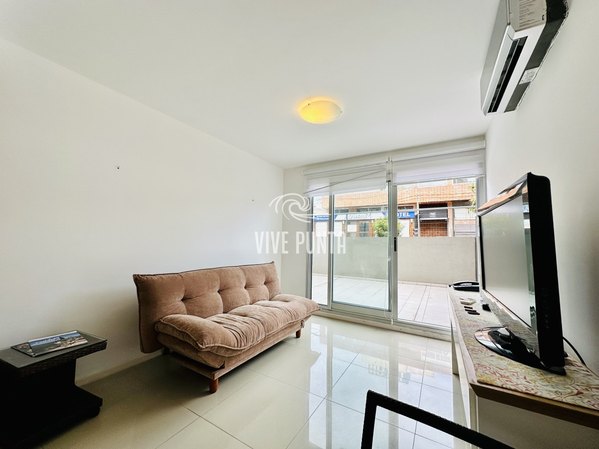Apartamento ID.908 - Venta y alquiler temporario de apartamento de 2 dormitorios con 2 baños a pasos del Puerto de Punta del Este