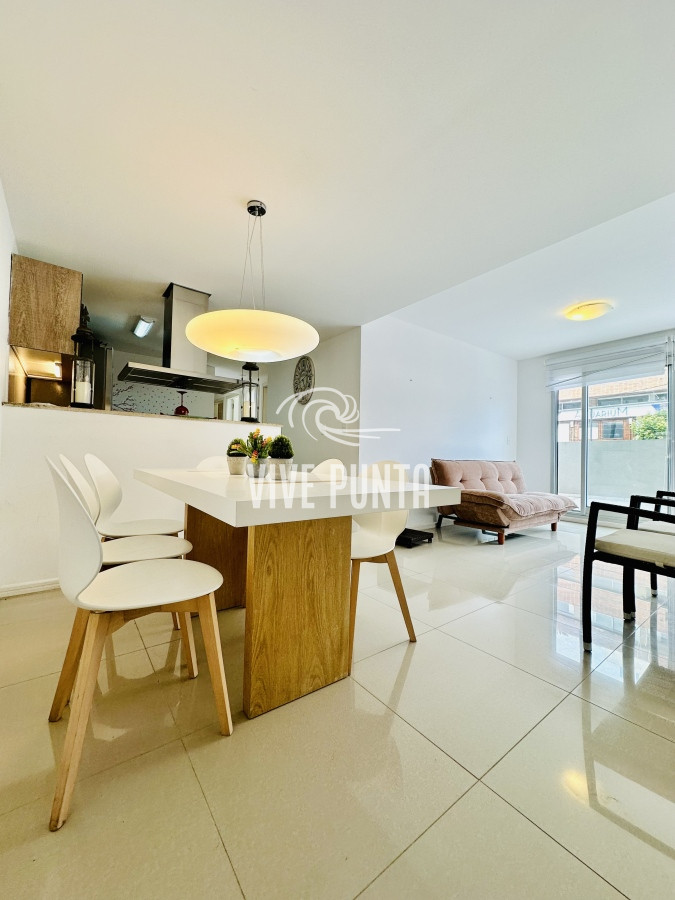 Apartamento ID.908 - Venta y alquiler temporario de apartamento de 2 dormitorios con 2 baños a pasos del Puerto de Punta del Este