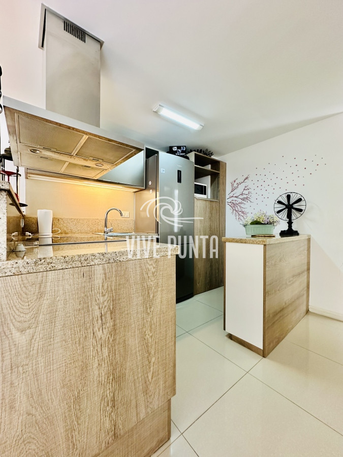 Apartamento ID.908 - Venta y alquiler temporario de apartamento de 2 dormitorios con 2 baños a pasos del Puerto de Punta del Este