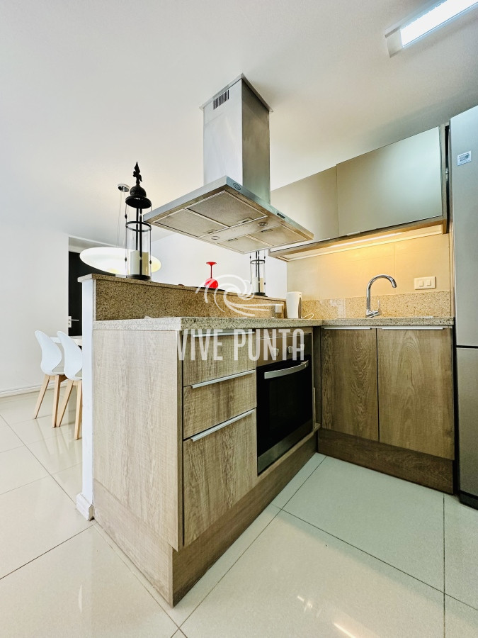 Apartamento ID.908 - Venta y alquiler temporario de apartamento de 2 dormitorios con 2 baños a pasos del Puerto de Punta del Este