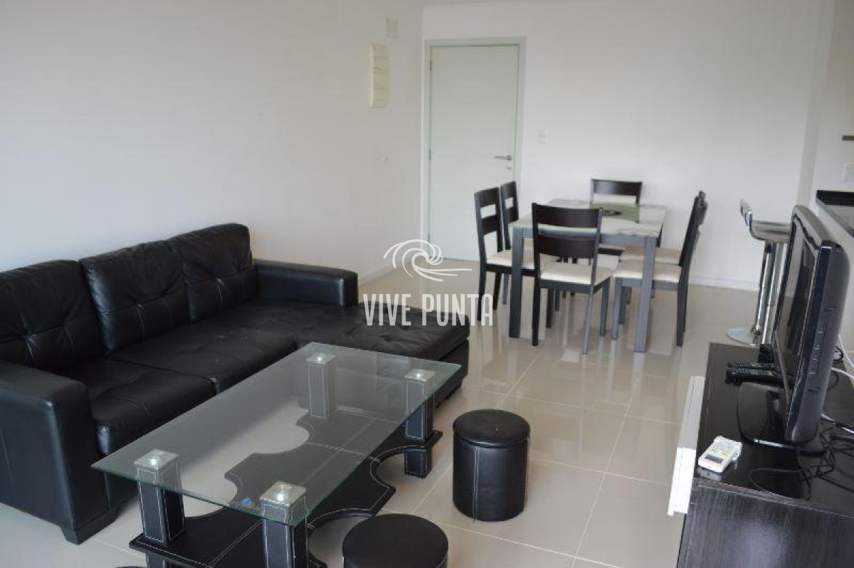 Apartamento ID.303 - Muy Buen Apartamento de 2 Dormitorios en Aidy Grill, Punta del Este
