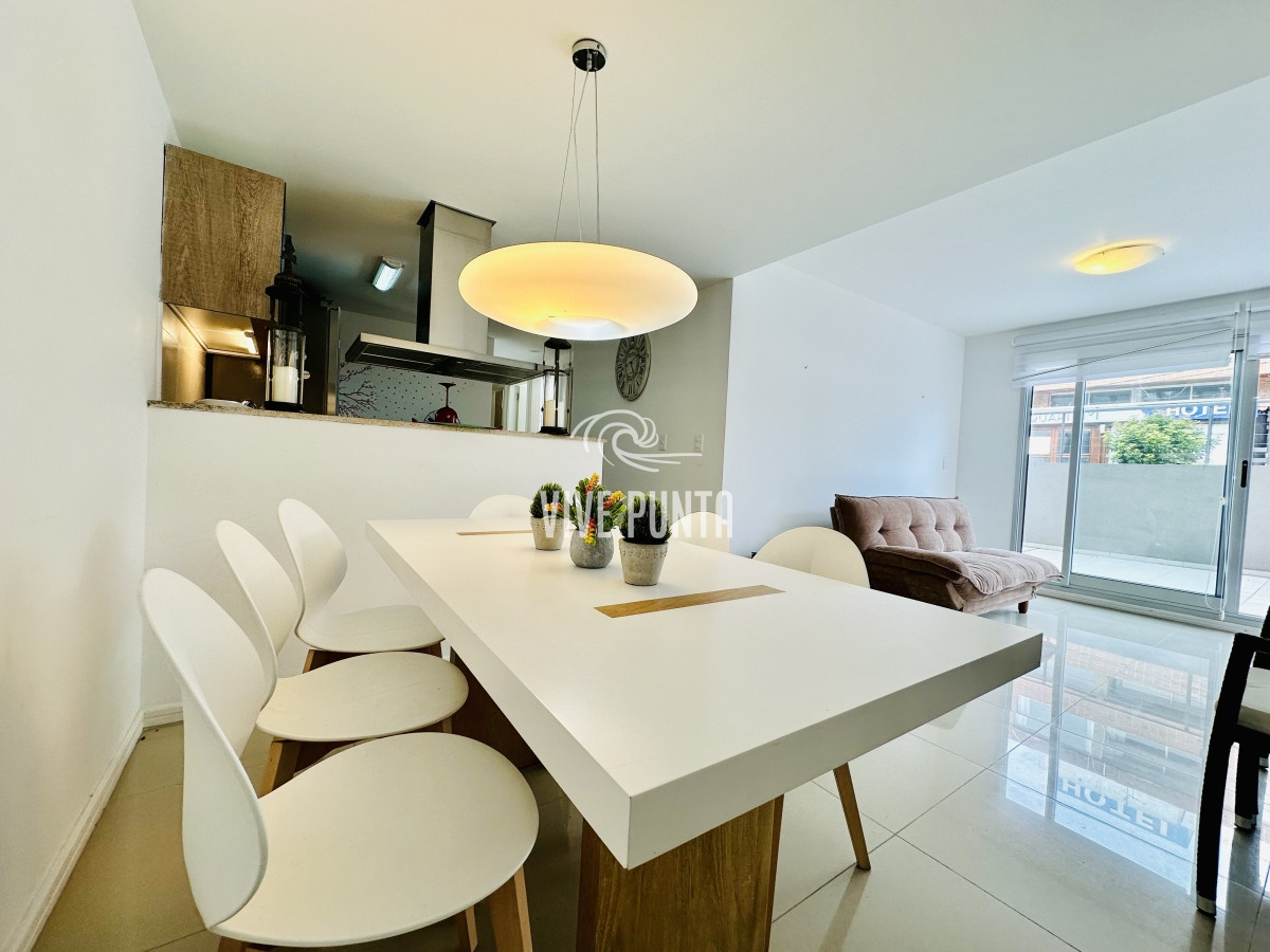 Apartamento ID.908 - Venta y alquiler temporario de apartamento de 2 dormitorios con 2 baños a pasos del Puerto de Punta del Este