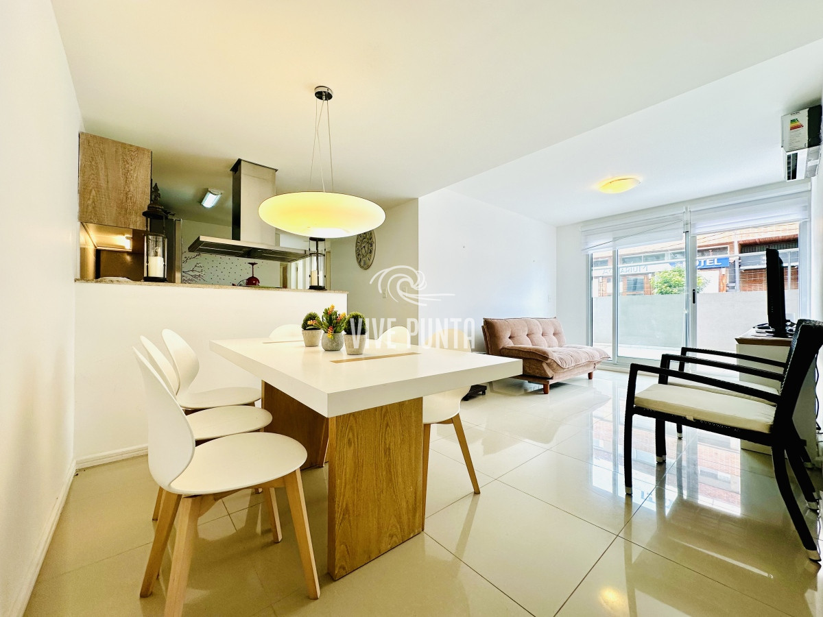 Apartamento ID.908 - Venta y alquiler temporario de apartamento de 2 dormitorios con 2 baños a pasos del Puerto de Punta del Este