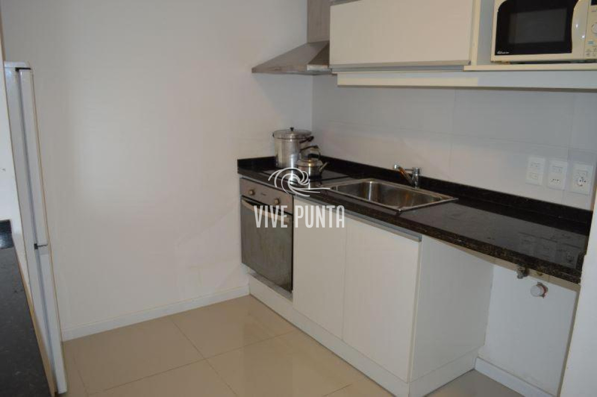 Apartamento ID.303 - Muy Buen Apartamento de 2 Dormitorios en Aidy Grill, Punta del Este