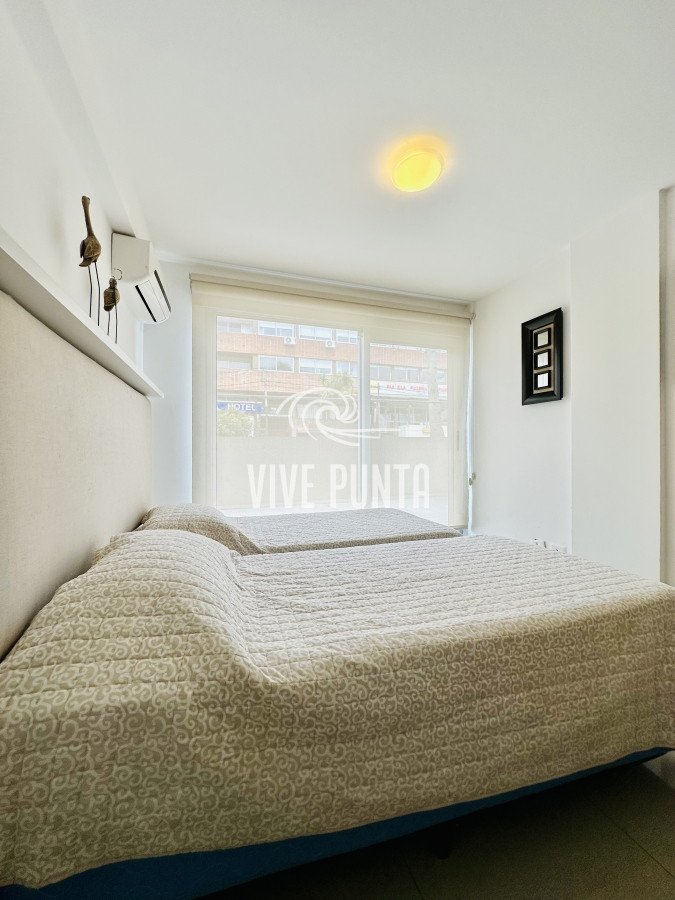 Apartamento ID.908 - Venta y alquiler temporario de apartamento de 2 dormitorios con 2 baños a pasos del Puerto de Punta del Este