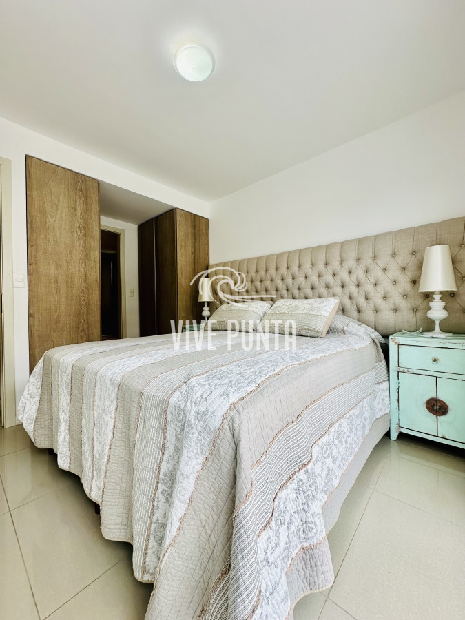 Apartamento ID.908 - Venta y alquiler temporario de apartamento de 2 dormitorios con 2 baños a pasos del Puerto de Punta del Este