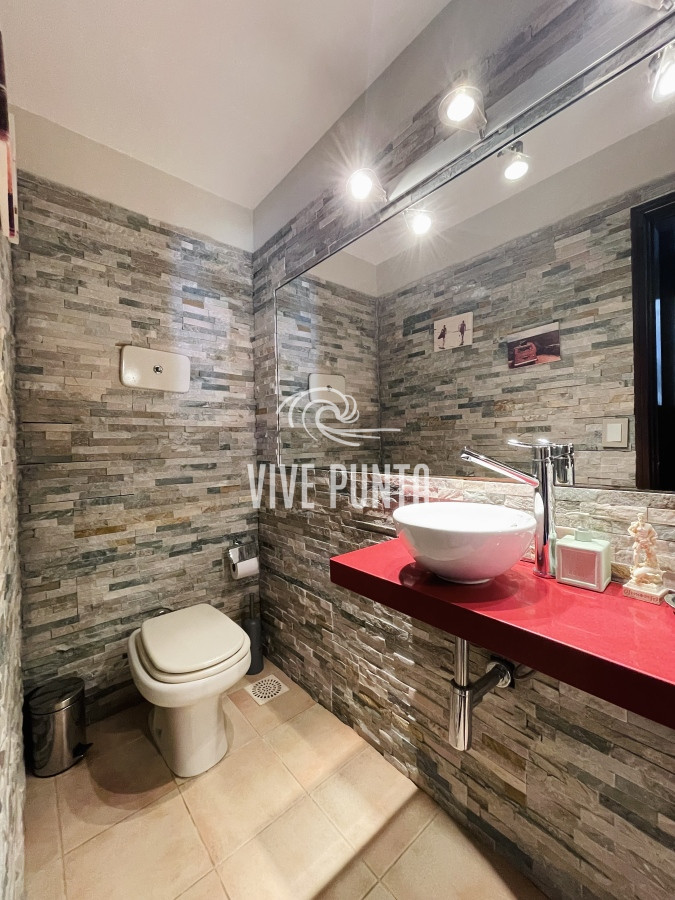 Casa ID.846 - Cómoda Casa de 5 Dormitorios y Piscina Climatizada en Punta del Este